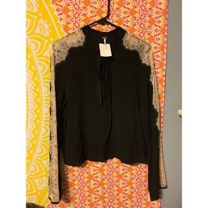 Absolutely gorgeous long sleeve free people top!